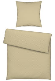 Bettwäsche-Set in Beige mit Fischgrätenmuster, bestehend aus einem Kissenbezug und einem Bettdeckenbezug, aus der Vogelperspektive fotografiert.