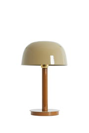 Tischleuchte in Beige und Braun, frontal fotografiert mit einem runden Schirm und einem zylindrischen Standfuß.