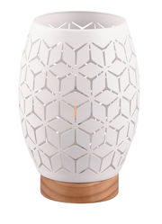 Moderne Tischleuchte mit geometrischem Muster und Holzsockel, seitliche Perspektive