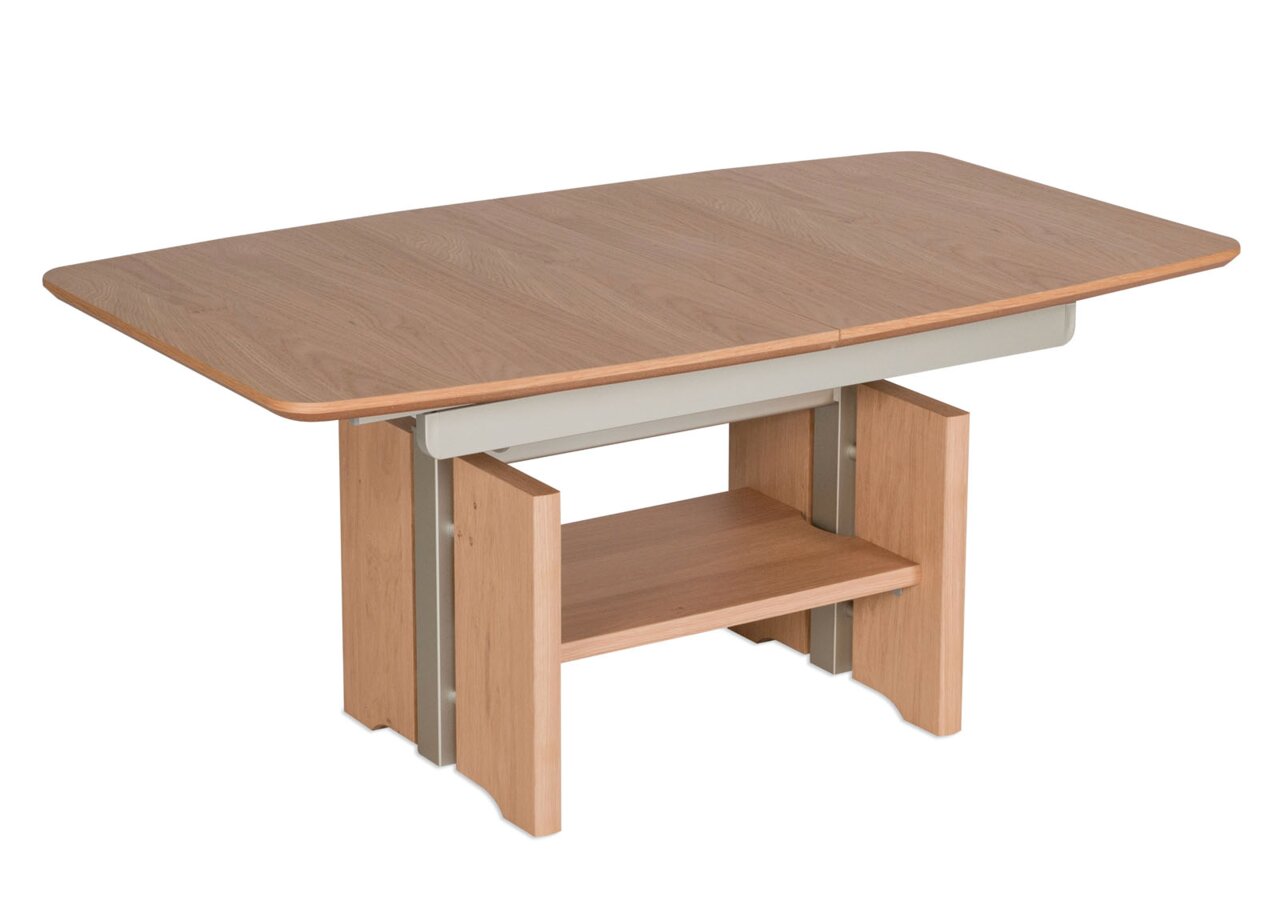Moderner Couchtisch aus Holz mit rechteckiger Tischplatte und zusätzlicher Ablage, seitliche Perspektive