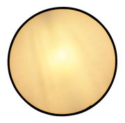 Runde Deckenleuchte mit warmem, gelbem Licht, Ansicht von unten