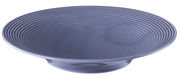 Runder Suppenteller mit einem Durchmesser von 22,5 cm in blauer Farbe, mit feinen konzentrischen Rillen, seitliche Perspektive.