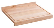 Holz-Tranchierbrett mit erhöhtem Rand, perspektivisch von schräg oben fotografiert.
