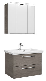 Moderner Badblock mit Spiegelschrank und Waschbecken, Frontansicht