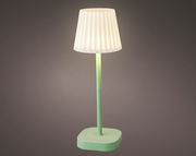 Tischlampe aus Plastik mit weißem, geripptem Lampenschirm und grünem Sockel, seitliche Perspektive
