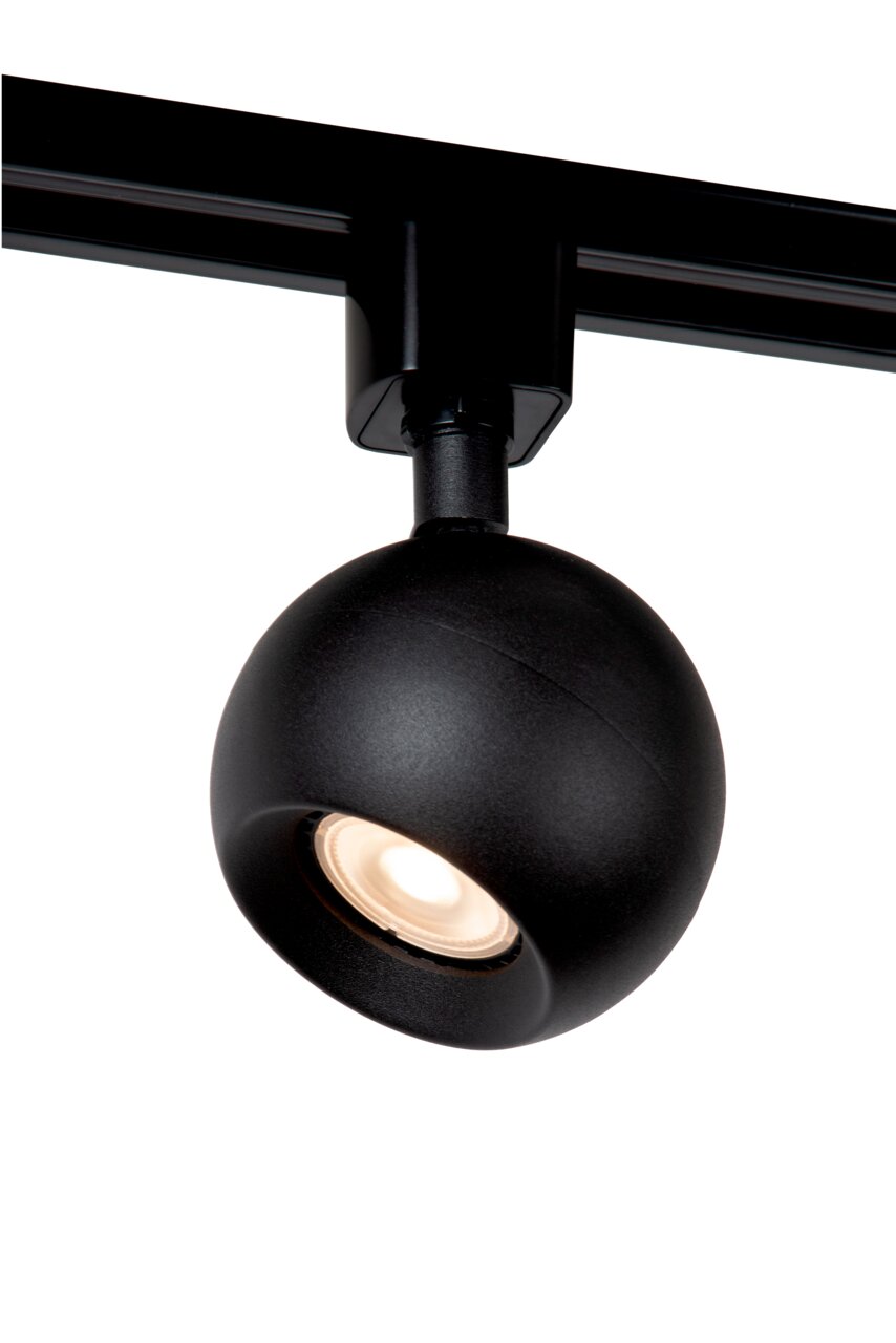 Schwarzer Strahler FAVORI von Lucide Leuchten, montiert an einer Schiene, seitliche Perspektive.