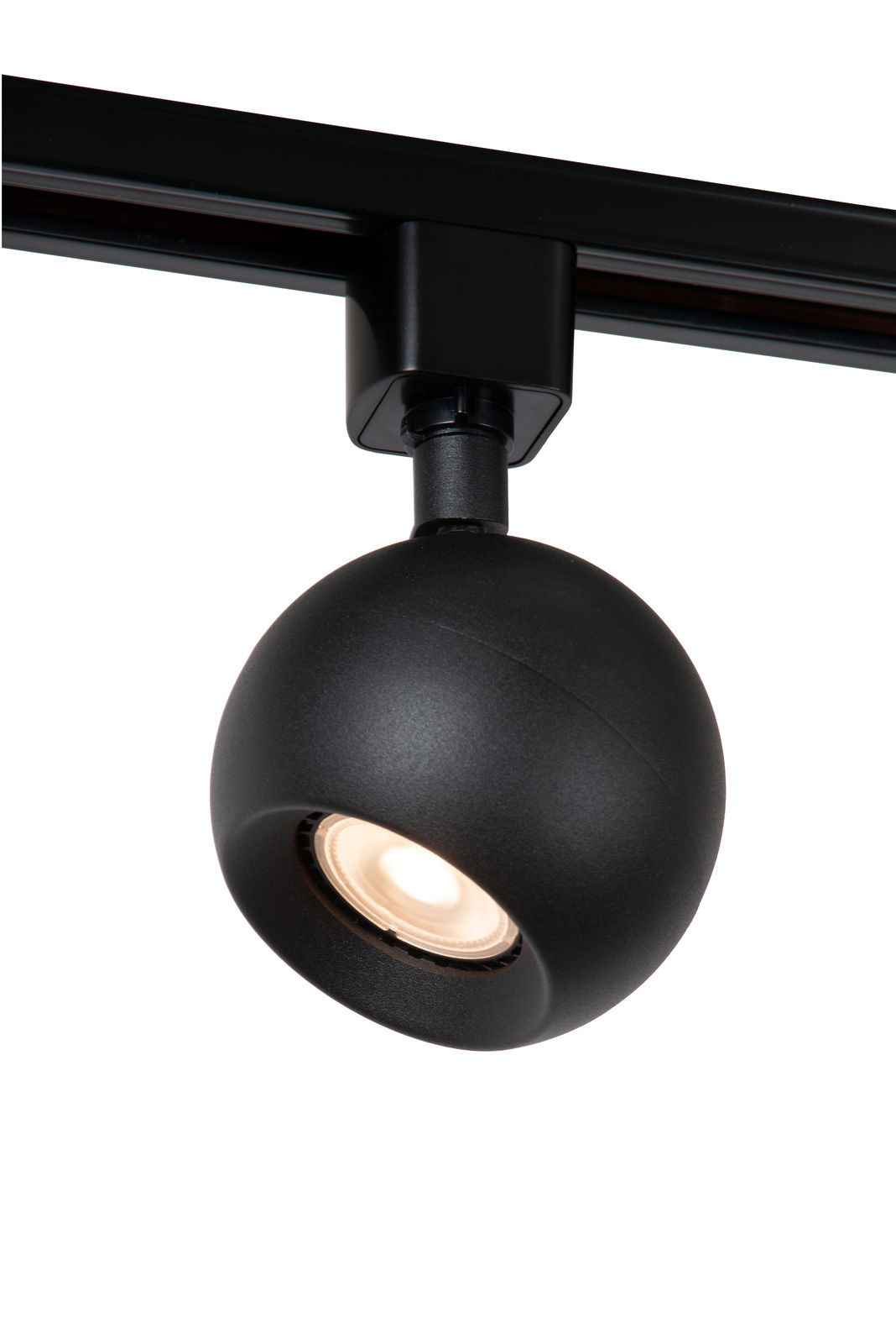 Schwarzer Strahler FAVORI von Lucide Leuchten, montiert an einer Schiene, seitliche Perspektive.