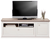 TV-Lowboard CAMRON in frontaler Ansicht mit Fernseher, Dekoration und Stauraum.