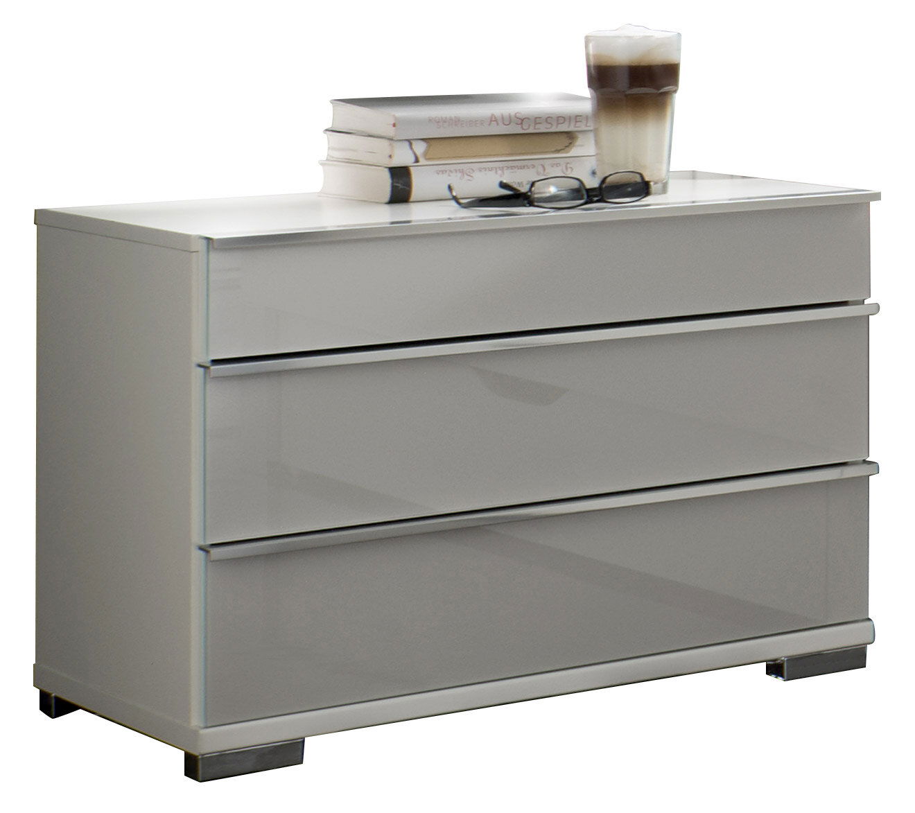 Moderne graue Nachtkonsole mit drei Schubladen, darauf Bücher, eine Brille und ein Glas Kaffee, seitliche Perspektive