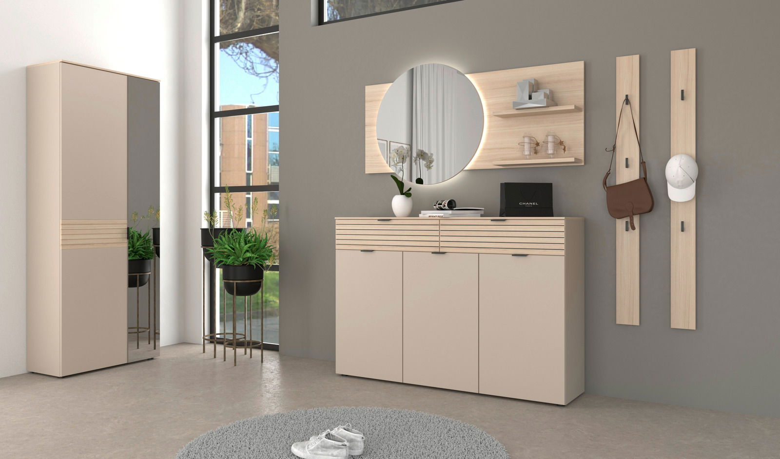 Moderne Garderobeneinrichtung mit Spiegel, Schrank und Hakenleiste in einem hellen Raum, seitliche Perspektive.