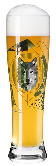 Weizenglas mit geometrischem Wolfsmotiv und Schaumkrone, seitliche Perspektive