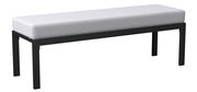 Gartenbank mit schwarzem Metallrahmen und grauem Polster, seitliche Perspektive