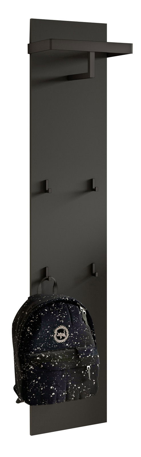 Schwarzes Garderobenpaneel mit mehreren Haken und einer oberen Ablage, frontal abgebildet. Ein Rucksack hängt an einem der Haken.