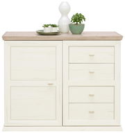 Kommode in heller Holzoptik mit einer Tür und vier Schubladen, dekoriert mit Pflanzen und einer Vase, Frontalansicht