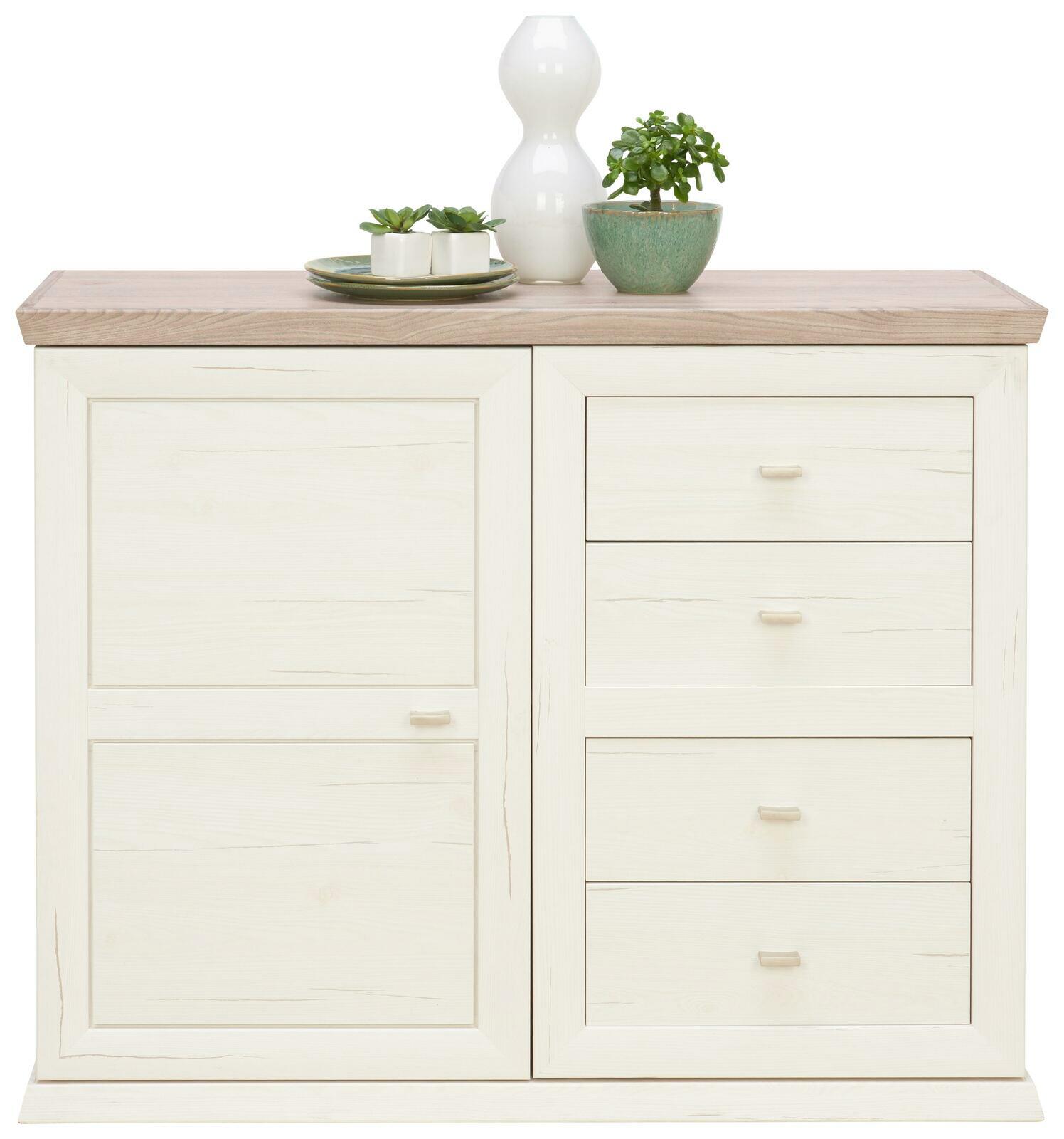 Kommode in heller Holzoptik mit einer Tür und vier Schubladen, dekoriert mit Pflanzen und einer Vase, Frontalansicht