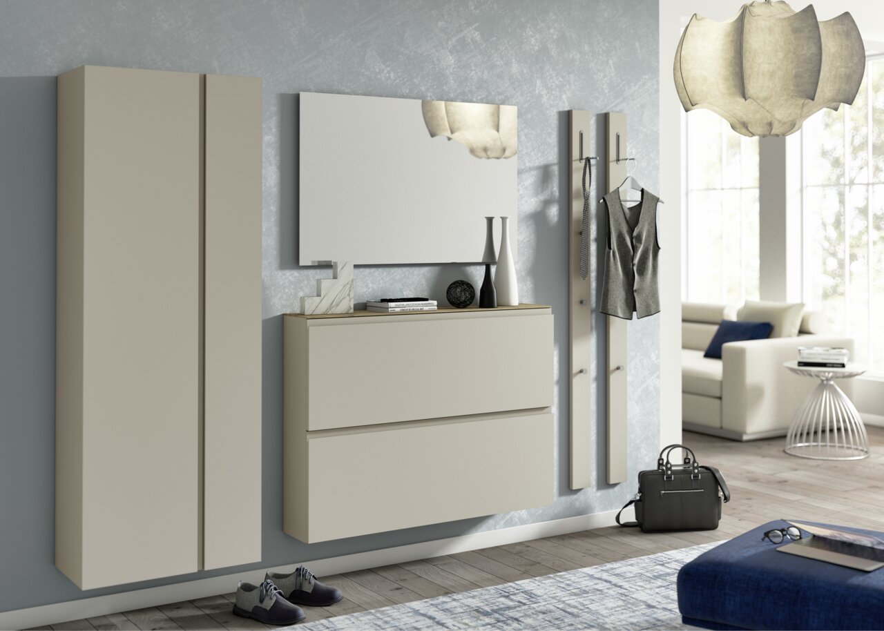 Modernes Garderobenset in Beige mit Schrank, Spiegel und Hakenleiste, seitliche Perspektive