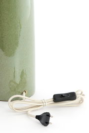 Grüner Lampenfuß aus Keramik mit Netzkabel und Schalter, seitliche Perspektive