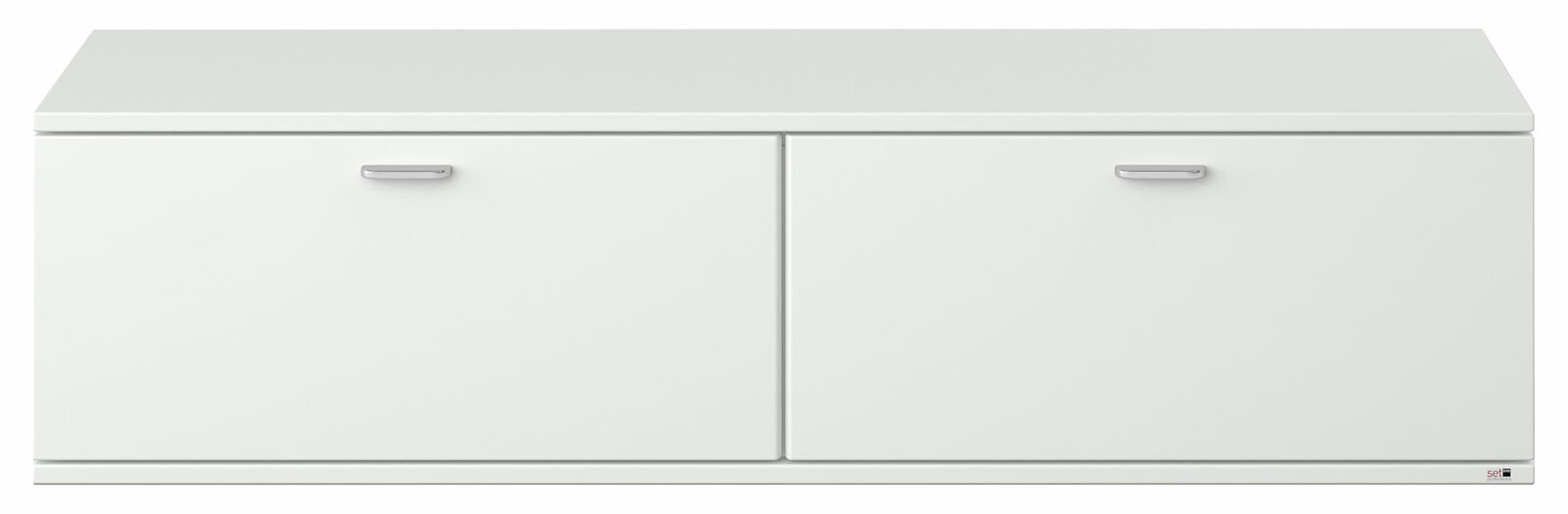 Weißes TV-Lowboard mit zwei Türen und silbernen Griffen, frontale Ansicht.