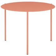 Runder Beistelltisch in Korallenfarbe, seitliche Perspektive