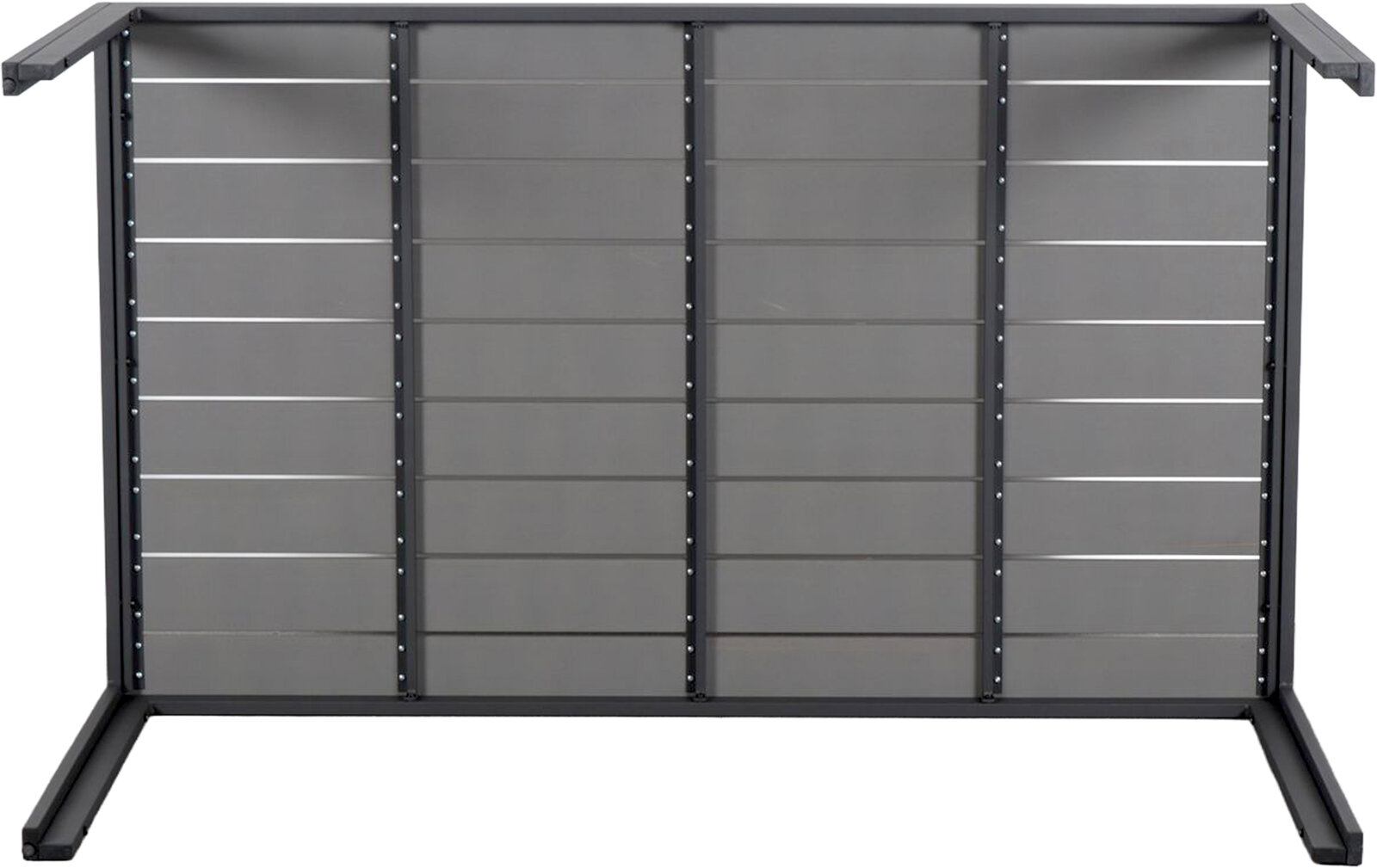 Unteransicht eines Gartentisches mit Metallrahmen und horizontalen Streben.