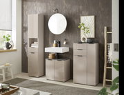 Modernes Highboard in einem stilvollen Badezimmer, frontal betrachtet, mit glänzender Oberfläche und mehreren Schubladen.