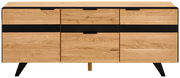 Frontansicht eines modernen TV-Lowboards aus Holz mit schwarzen Akzenten und drei Türen.