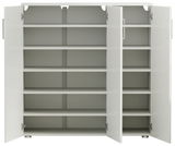 Weißer, breiter Schuhschrank mit offenen Türen und mehreren Regalböden, frontale Ansicht.