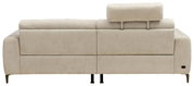 Rückansicht des beigen Ecksofas ROSALY mit verstellbarer Kopfstütze und modernen Metallfüßen.