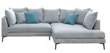 Graue Eckgarnitur mit blauen Kissen, Vorderansicht
