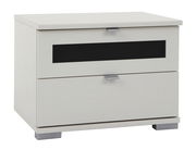 Weiße Nachtkonsole mit zwei Schubladen, moderne Griffe und schwarzem Akzent, seitliche Perspektive