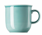 Großer Becher mit Henkel in Ice Blue, seitliche Ansicht