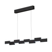 Moderne schwarze LED-Pendelleuchte mit geometrisch versetzten rechteckigen Elementen und schlanker Deckenhalterung, aus seitlicher Untersicht vor weißem Hintergrund