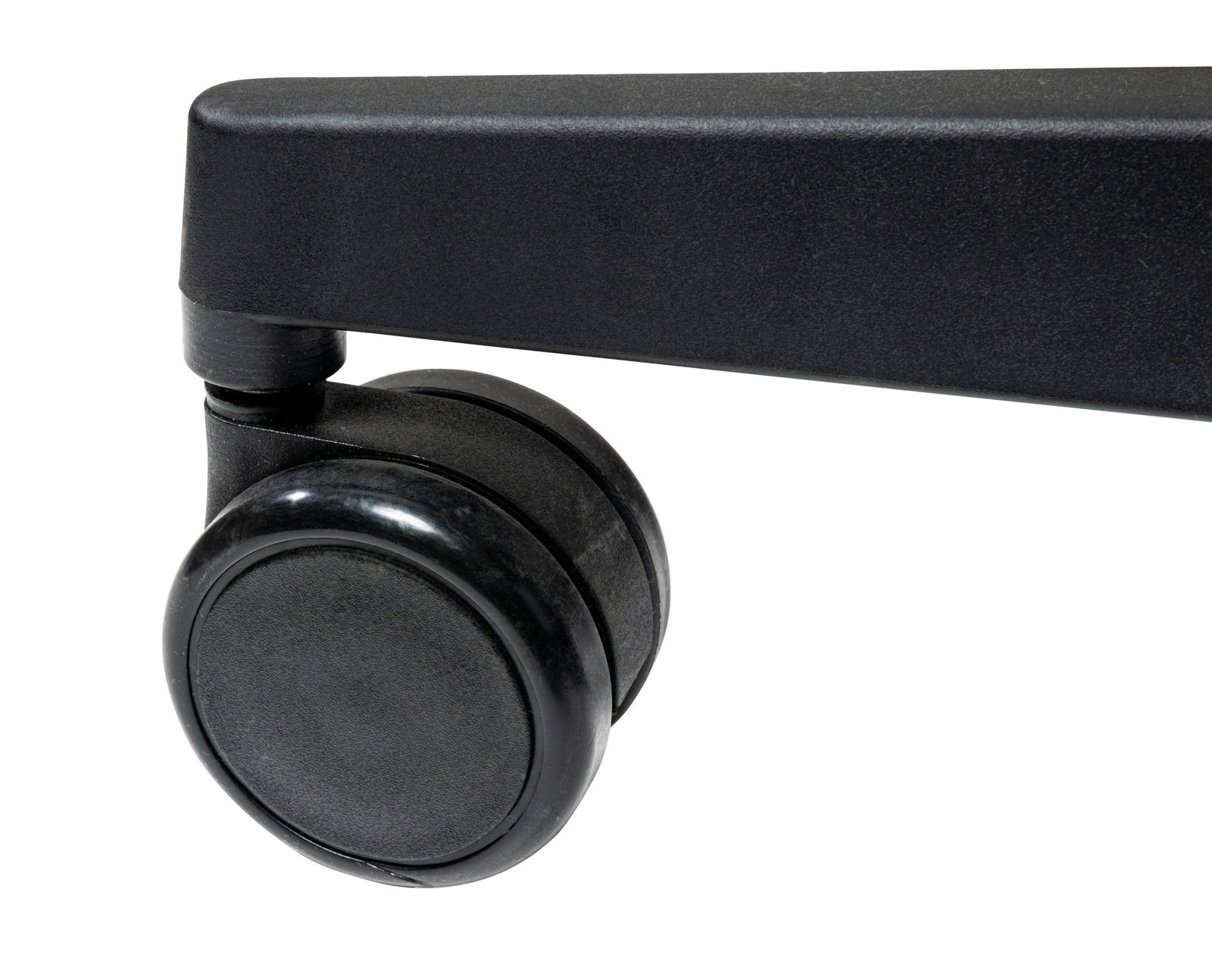 Nahaufnahme einer schwarzen Stuhlrolle von der Seite