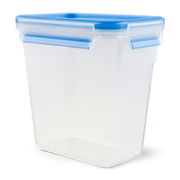 Transparente Kunststoffdose mit blauem Deckel, seitliche Perspektive