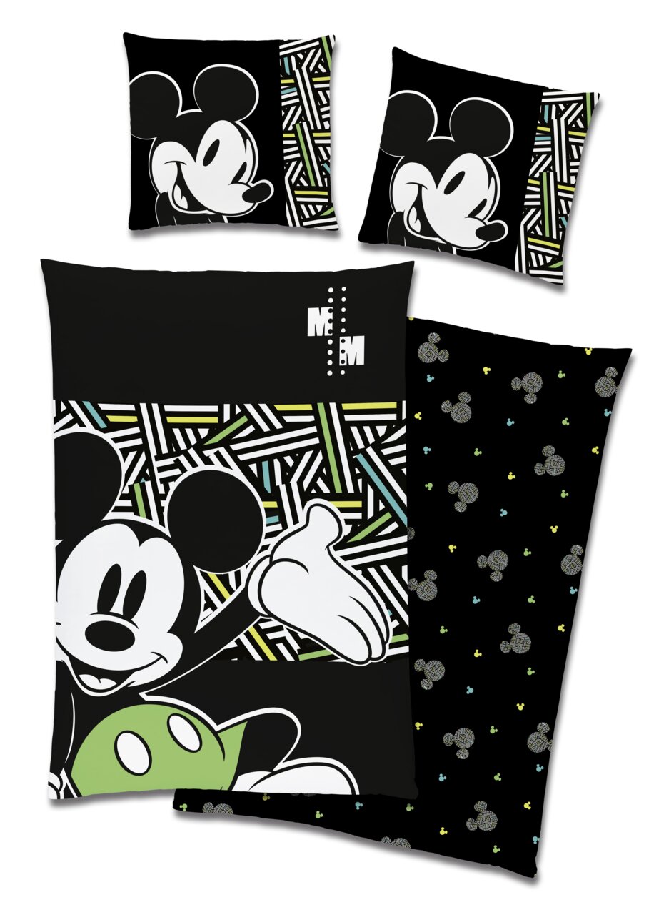 Bettwäsche-Set mit Mickey-Mouse-Motiv, bestehend aus einem großen Bettbezug und zwei Kissenbezügen. Der Bettbezug zeigt ein großes Mickey-Mouse-Gesicht mit ausgestrecktem Arm auf einem geometrischen Hintergrund. Die Kissenbezüge haben ein ähnliches Design