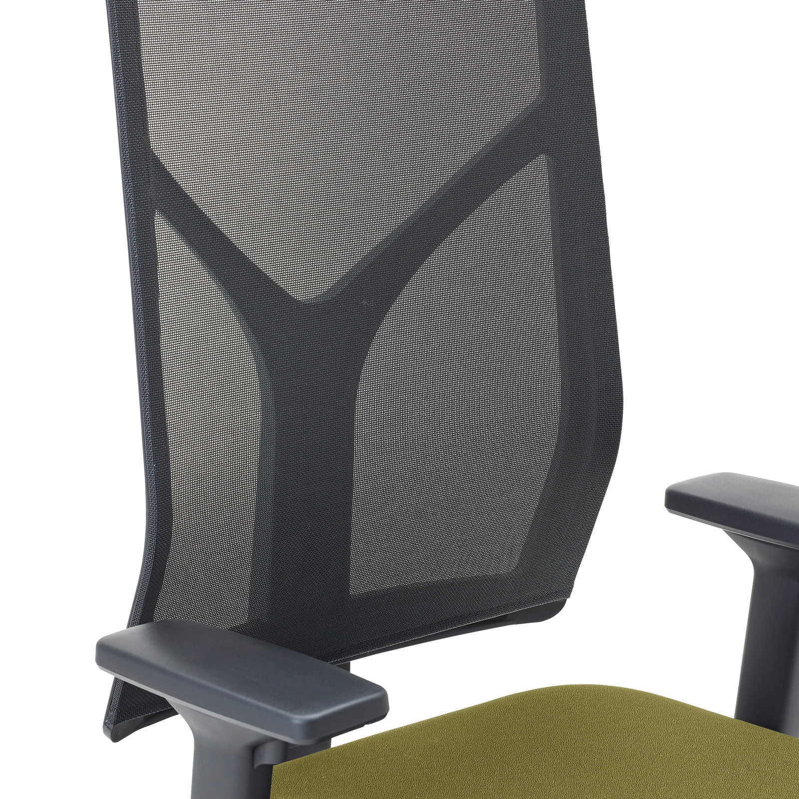 Rückansicht eines Drehstuhls mit Netzrückenlehne und grüner Sitzfläche, seitliche Perspektive