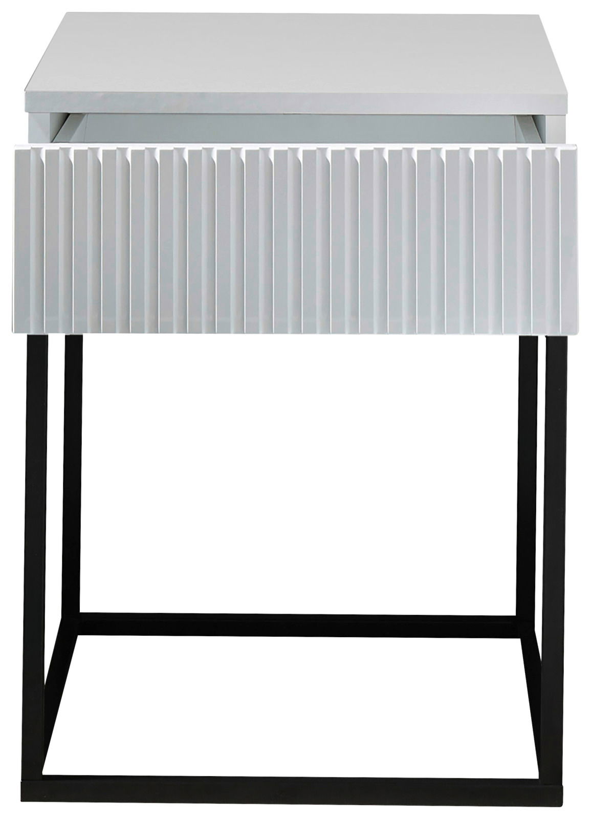 Moderne Nachtkommode mit weißer, geriffelter Front und schwarzem Metallgestell, Frontalansicht.