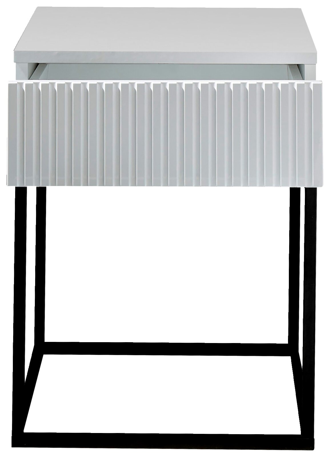 Moderne Nachtkommode mit weißer, geriffelter Front und schwarzem Metallgestell, Frontalansicht.