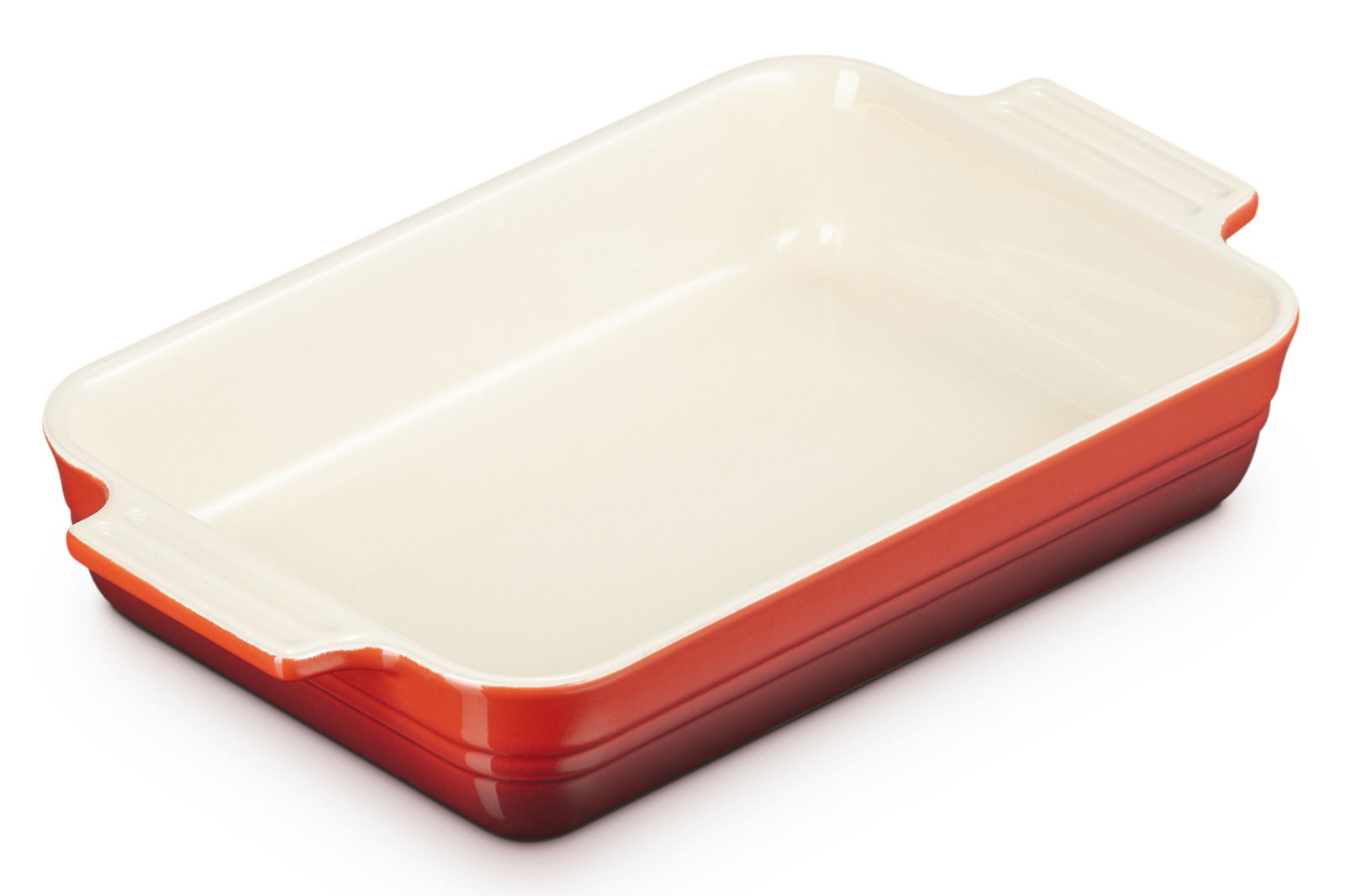 Rechteckige Auflaufform in Kirschrot, seitliche Perspektive