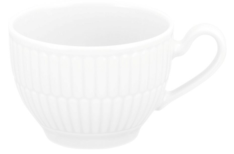Weiße Espressotasse aus Porzellan mit geriffeltem Design, seitliche Perspektive