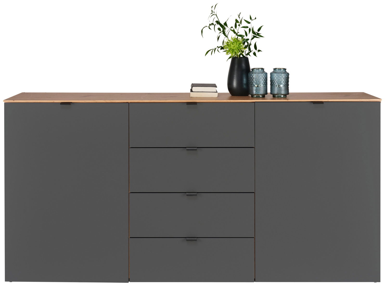 Modernes Sideboard DIANA in dunklem Grau mit Holzplatte, frontal abgebildet. Dekoriert mit Pflanzen und Kerzenhaltern.