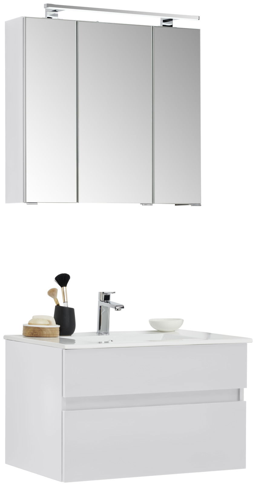 Moderner Badblock mit Spiegelschrank und Waschbecken, seitliche Perspektive