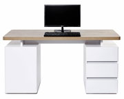 Moderner Schreibtisch mit Holzplatte und weißen Schubladen, frontal betrachtet, mit Monitor und Tastatur.