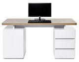 Moderner Schreibtisch mit Holzplatte und weißen Schubladen, frontal betrachtet, mit Monitor und Tastatur.