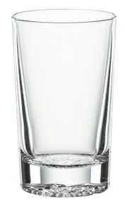 Een helder frisdrankglas gezien vanaf de zijkant, ideaal voor verfrissende drankjes.