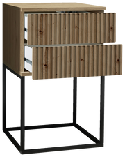 Nachtkommode aus Holz mit zwei offenen Schubladen, auf einem schwarzen Metallgestell, seitliche Perspektive