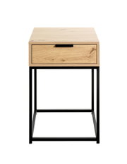Moderner Nachttisch/Beistelltisch aus hellem Holz mit einer Schublade und schwarzem Metallgestell, freigestellt auf weißem Hintergrund, Frontalansicht.
