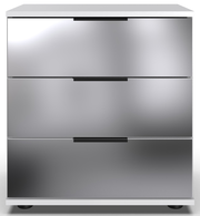 Moderne Nachtkommode mit drei Schubladen in glänzender Metalloptik, Frontalansicht