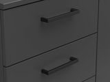Nahaufnahme einer schwarzen Kommode mit zwei Schubladen und modernen Griffen, seitliche Perspektive