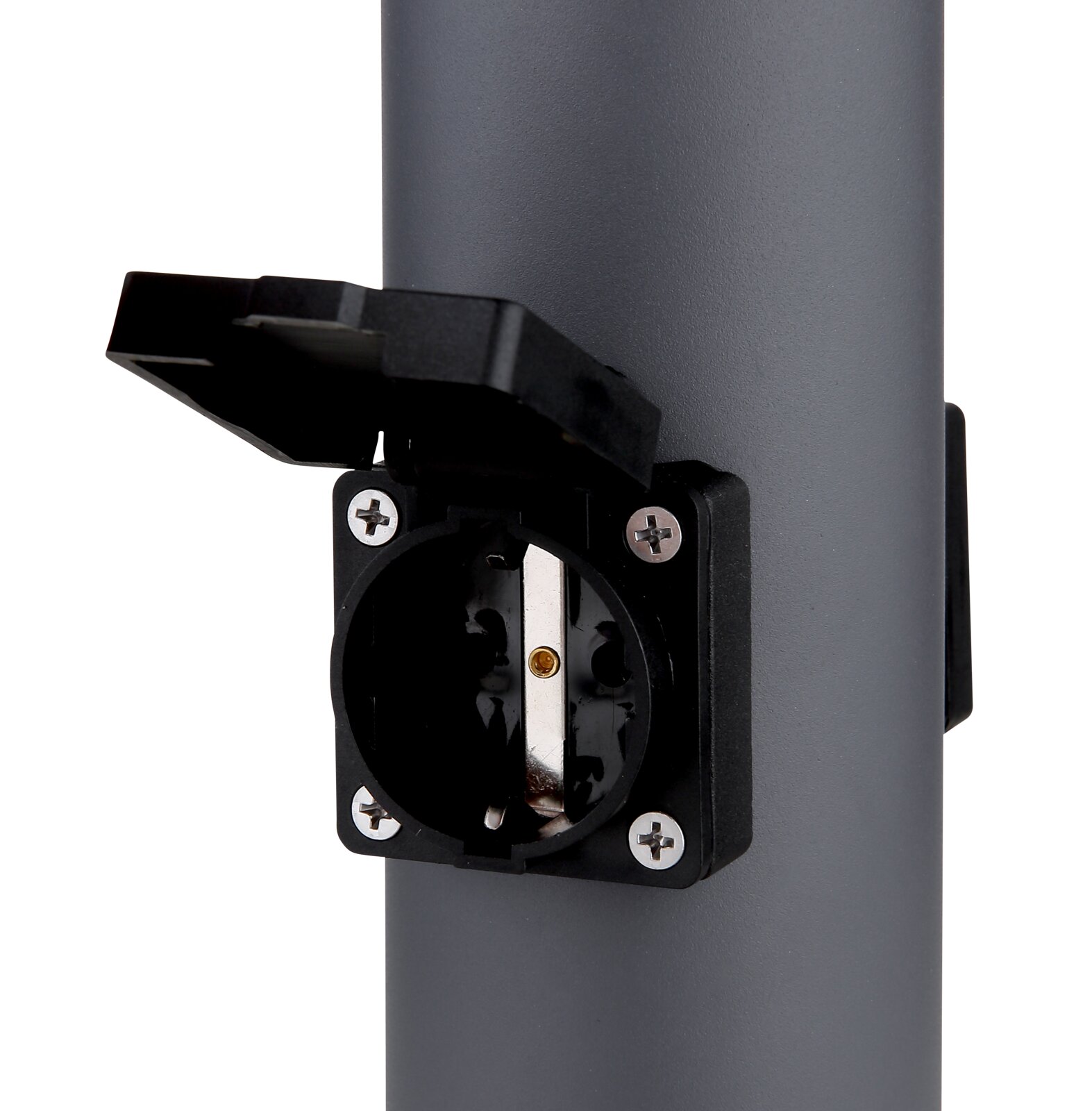 Nahaufnahme einer grauen Außenleuchte mit integrierter Steckdose, seitliche Perspektive